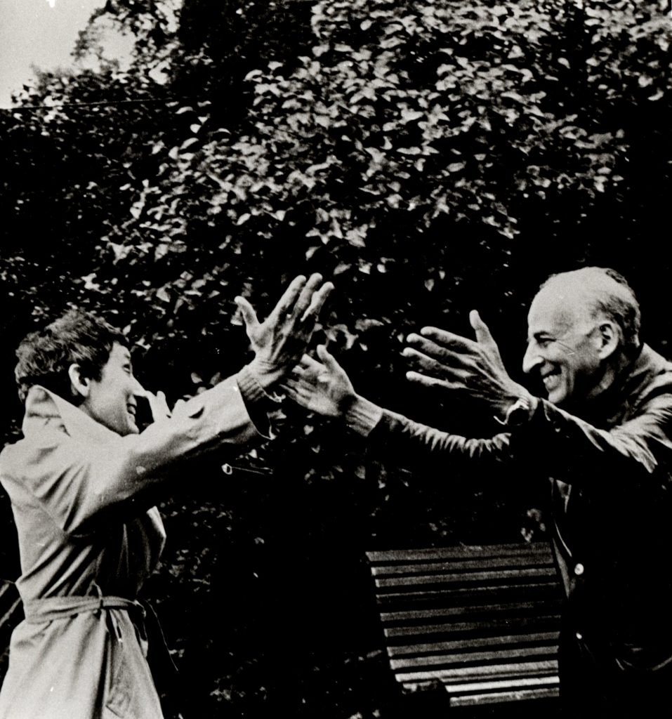 Встреча в Дубне. Эллен Ланжевен (дочь Ирэн и Фредерика Жолио-Кюри) и Б. Понтекорво. 1984 г.